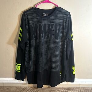 Switch Remarkable Men’s Athletic Long Sleeve Shirt Size Large